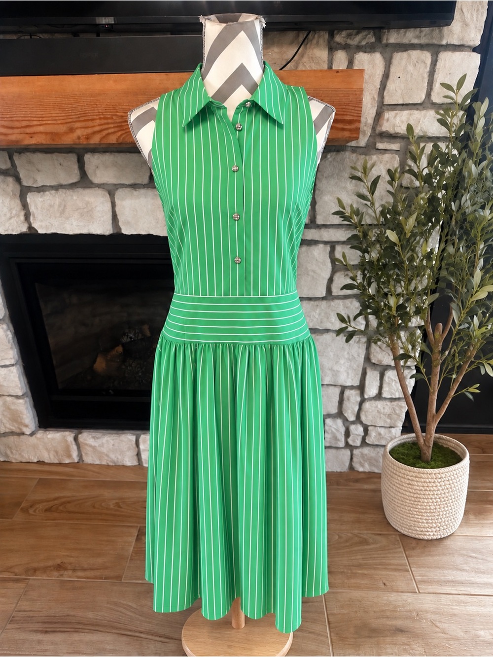 NWT🆕 KARL LAGERFELD PARIS Striped 
Shirt Dress Size 10